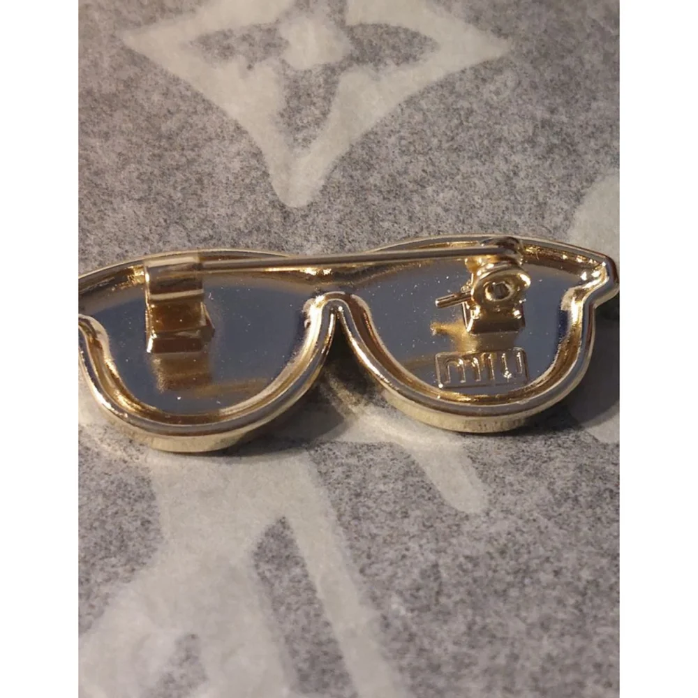 Brooch Gold and Black